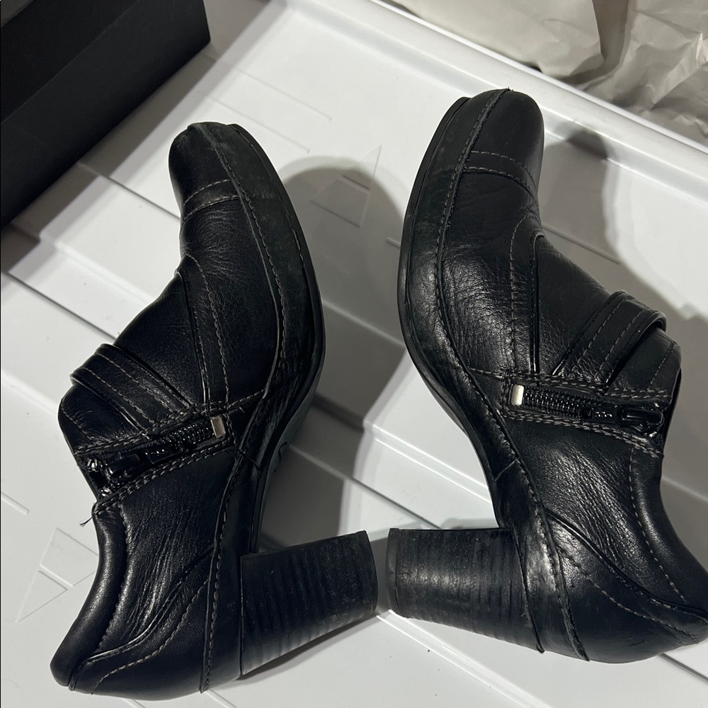 Clarks Black Leather Buckle Heels - Picture 9 of 11